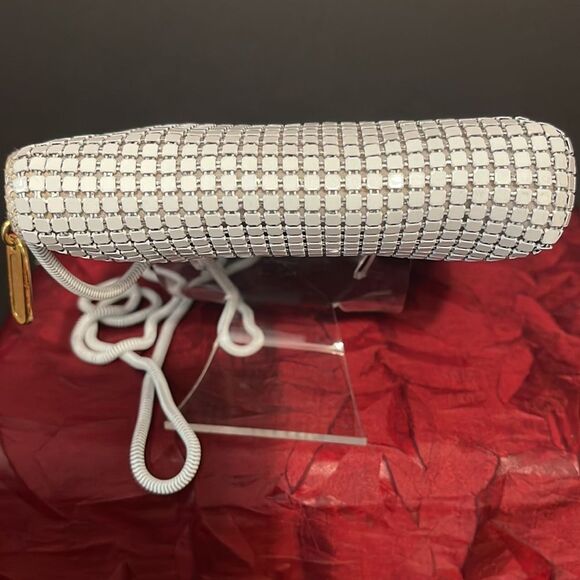 Vintage JW Robinson’s White Chainmail Mesh Evening Bag - Picture 4 of 12